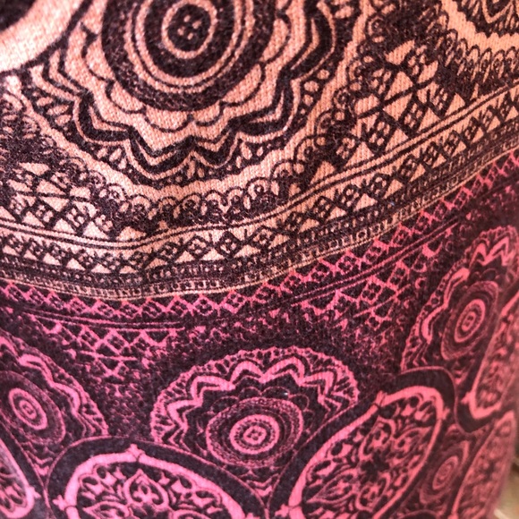 Tyler‎ Boe Colorful Top - Picture 8 of 8